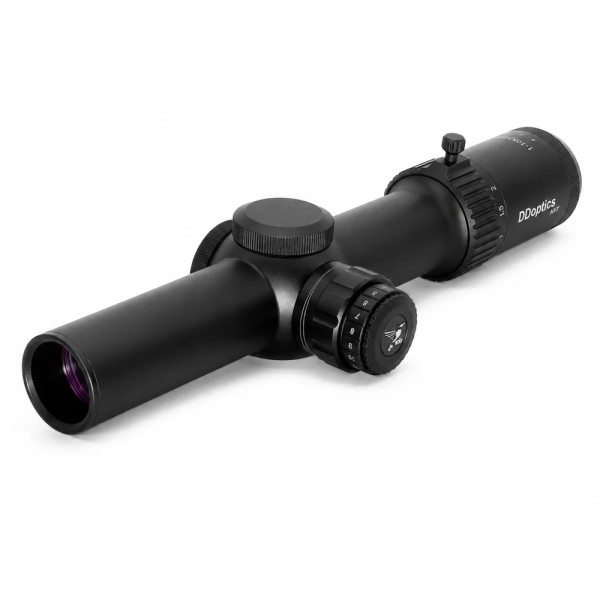 Objektivansicht des DDoptics NXT V10 1-10x28 Zielfernrohrs auf weißem Hintergrund