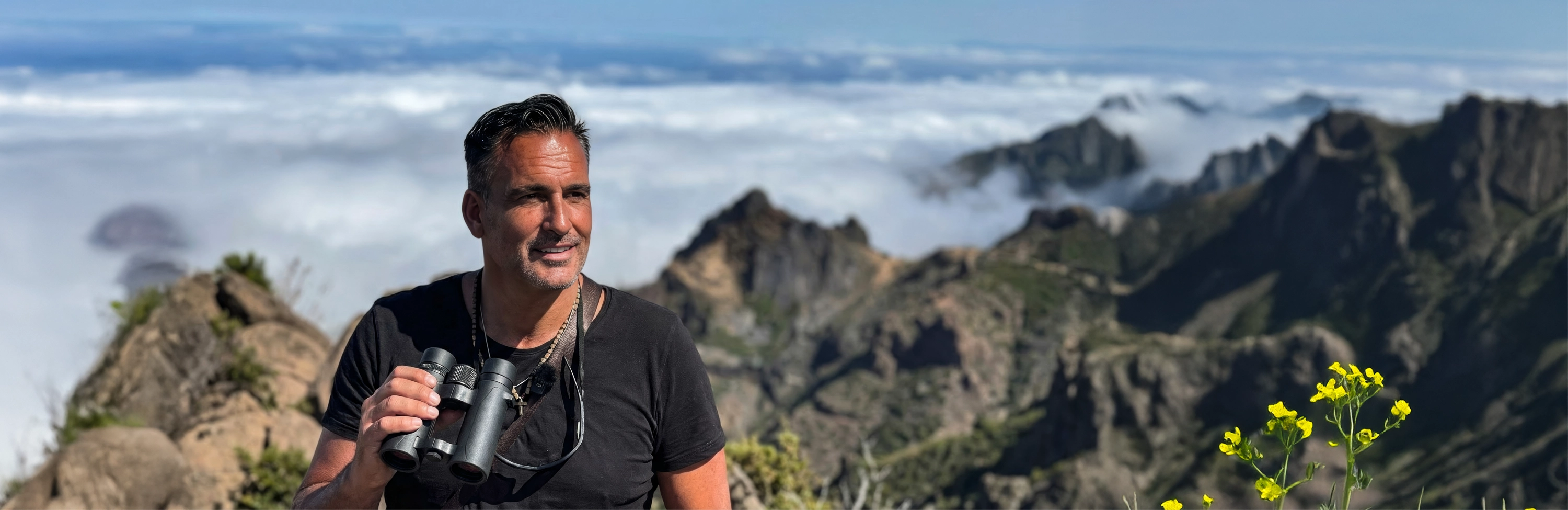 DDoptics Ultralight Ferngläser – leichte Wander- und Outdoorferngläser mit weitem Blick in die Berge