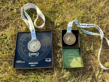 Auszeichnungen für den Europameistertitel im Team und den Vize-Europameistertitel Sniper Open 1000+